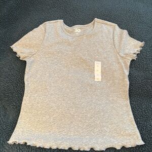 Gray SO Junior knit top. Size XL. NWT.